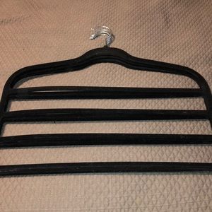 4 hangers - velvet